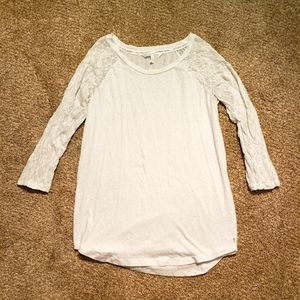 Victoria's Secret white top with lace sleeves size large in very good condition